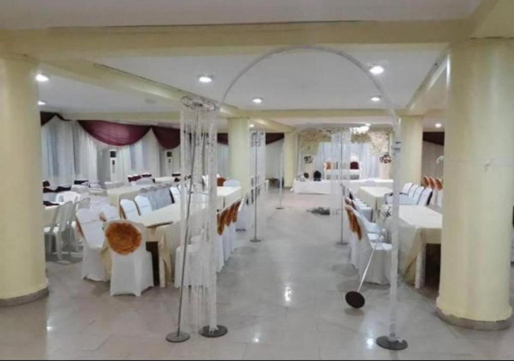 Presken Hotels @Alade Avenue Ikeja Eksteriør billede