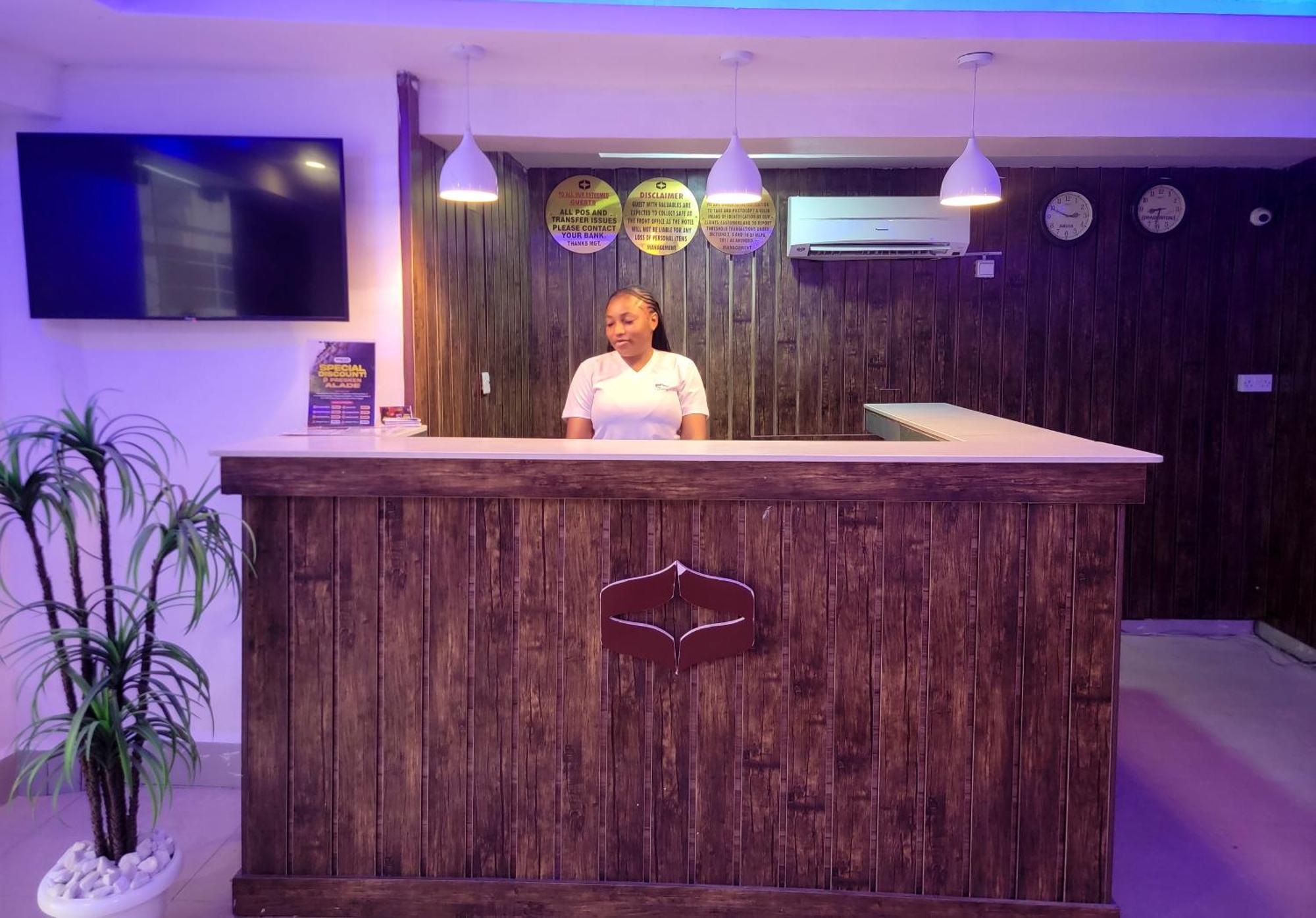 Presken Hotels @Alade Avenue Ikeja Eksteriør billede