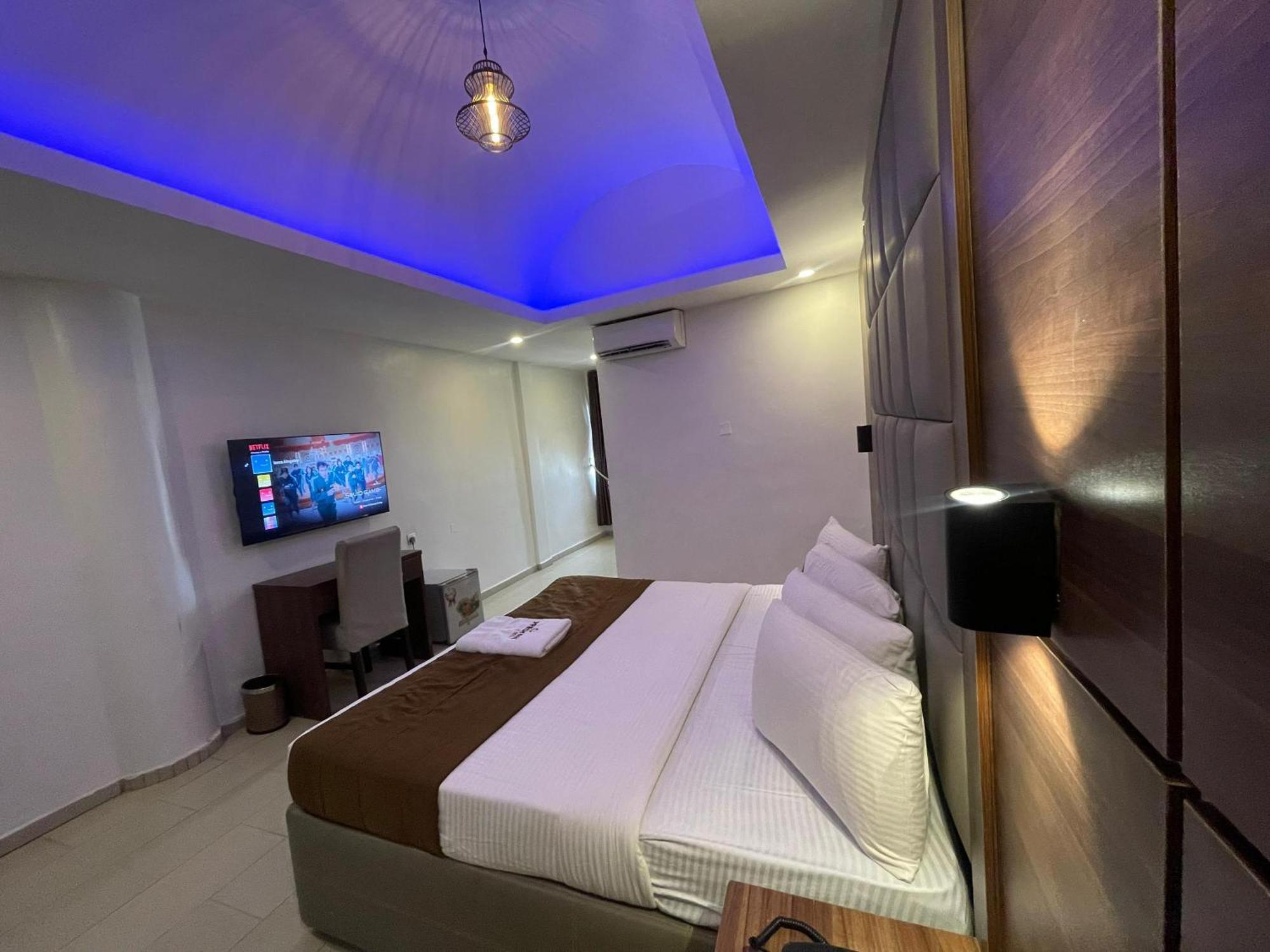 Presken Hotels @Alade Avenue Ikeja Eksteriør billede