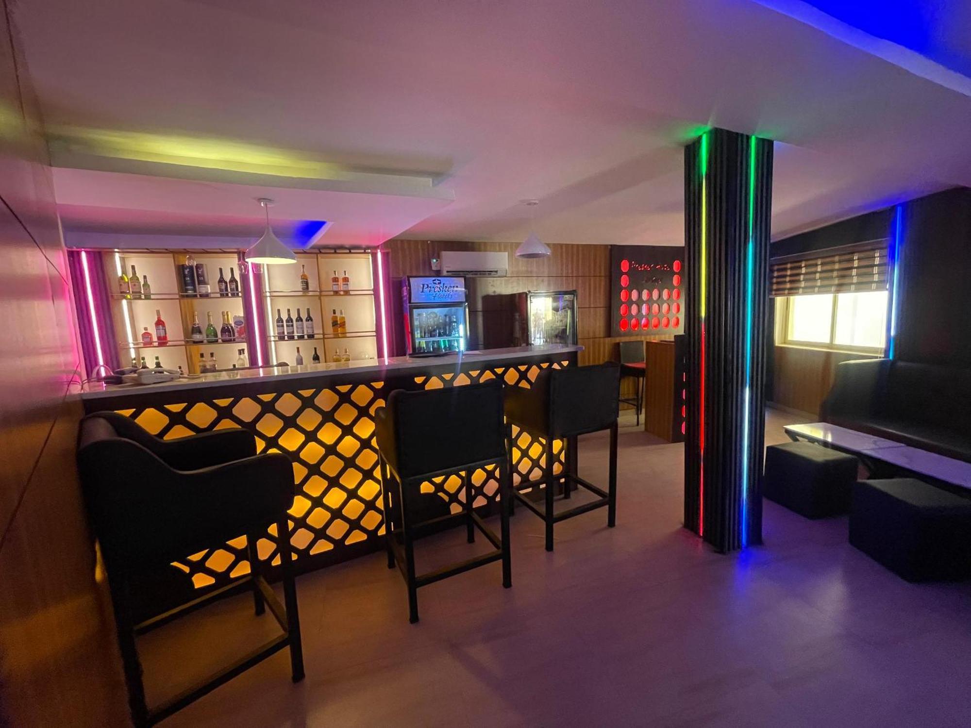 Presken Hotels @Alade Avenue Ikeja Eksteriør billede